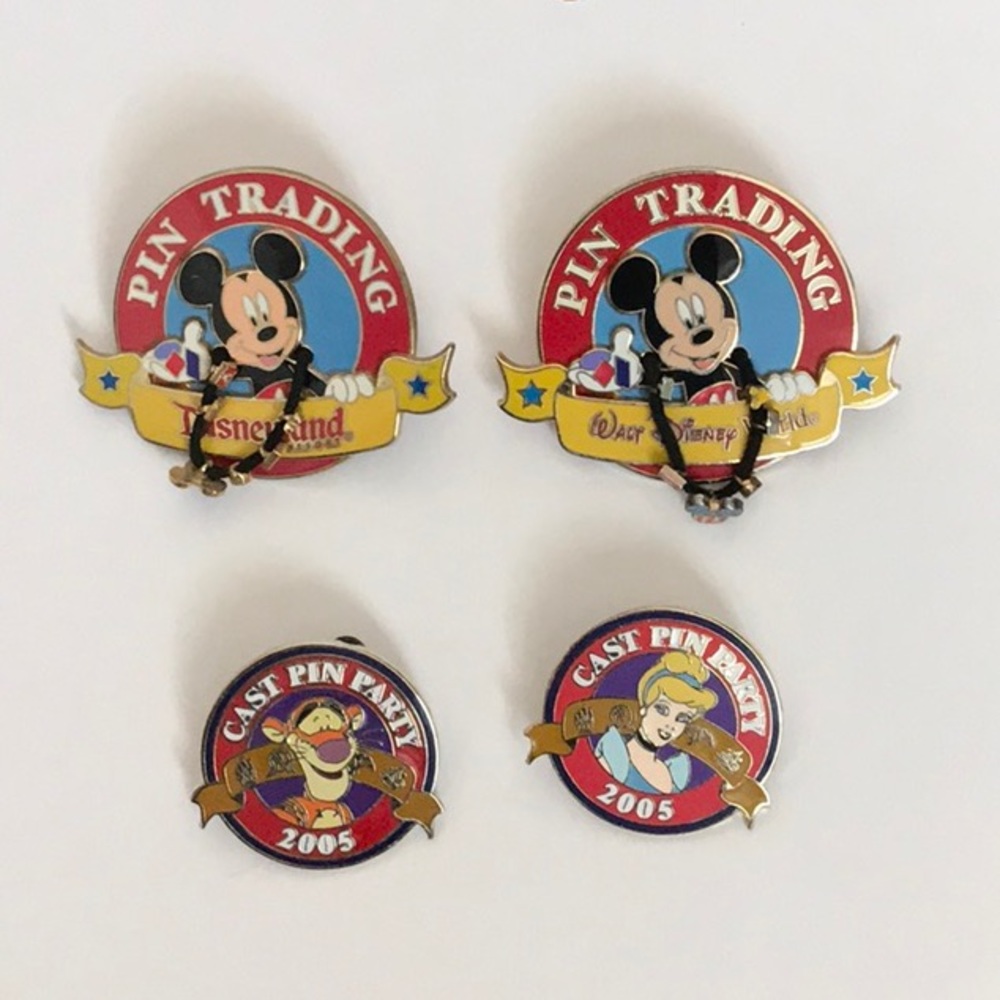 Sold   4 Disney Pin Special